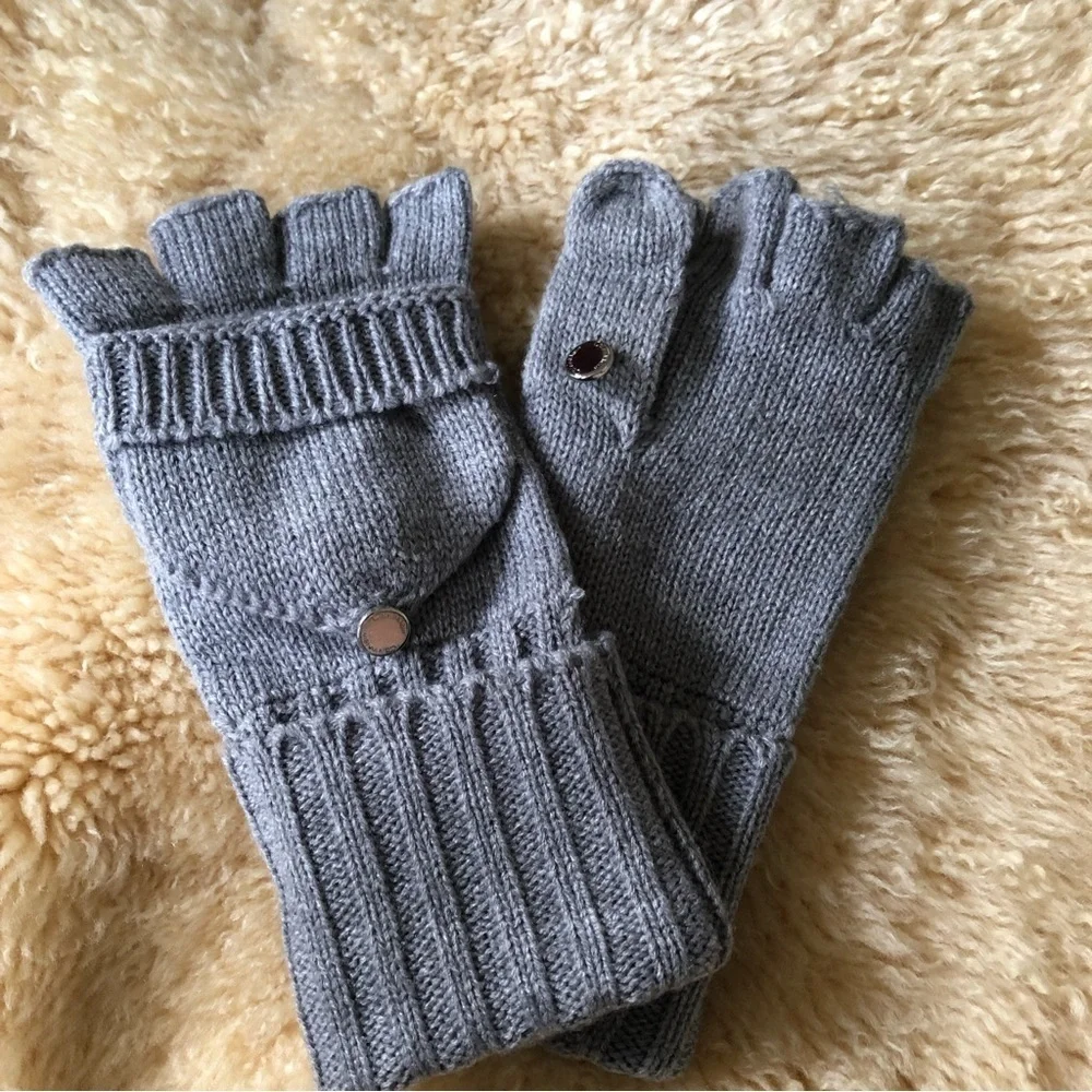 Calvin Klein Grey knitted convertible finger & thumbless gloves w/mitten flap